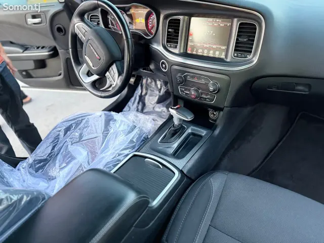 Dodge Charger 2016 · 3.6 AT
