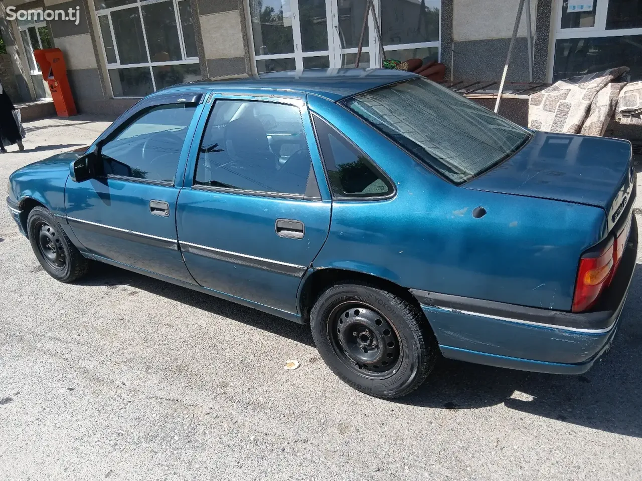 Opel Vectra A 1994 · 1.6 MT