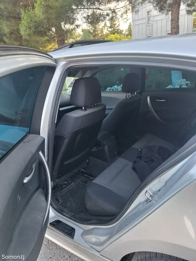BMW 1 series 2006 · 1.8 MT