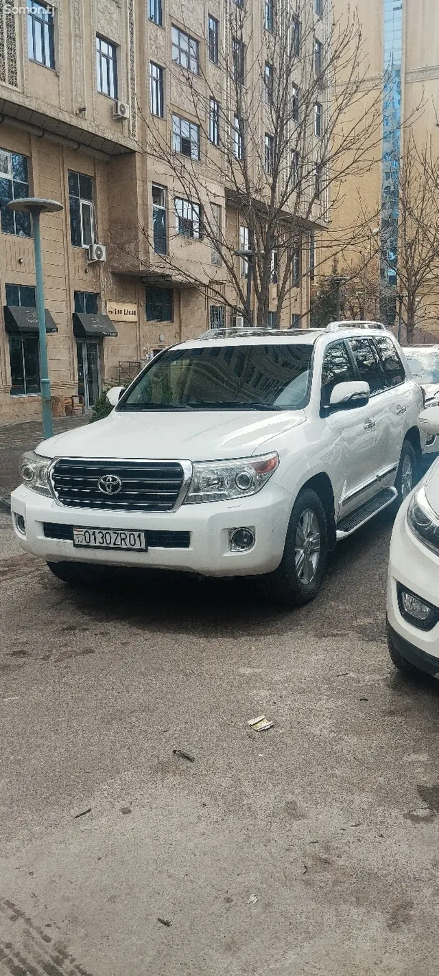 Toyota Land Cruiser 2012 · 4.5 AT