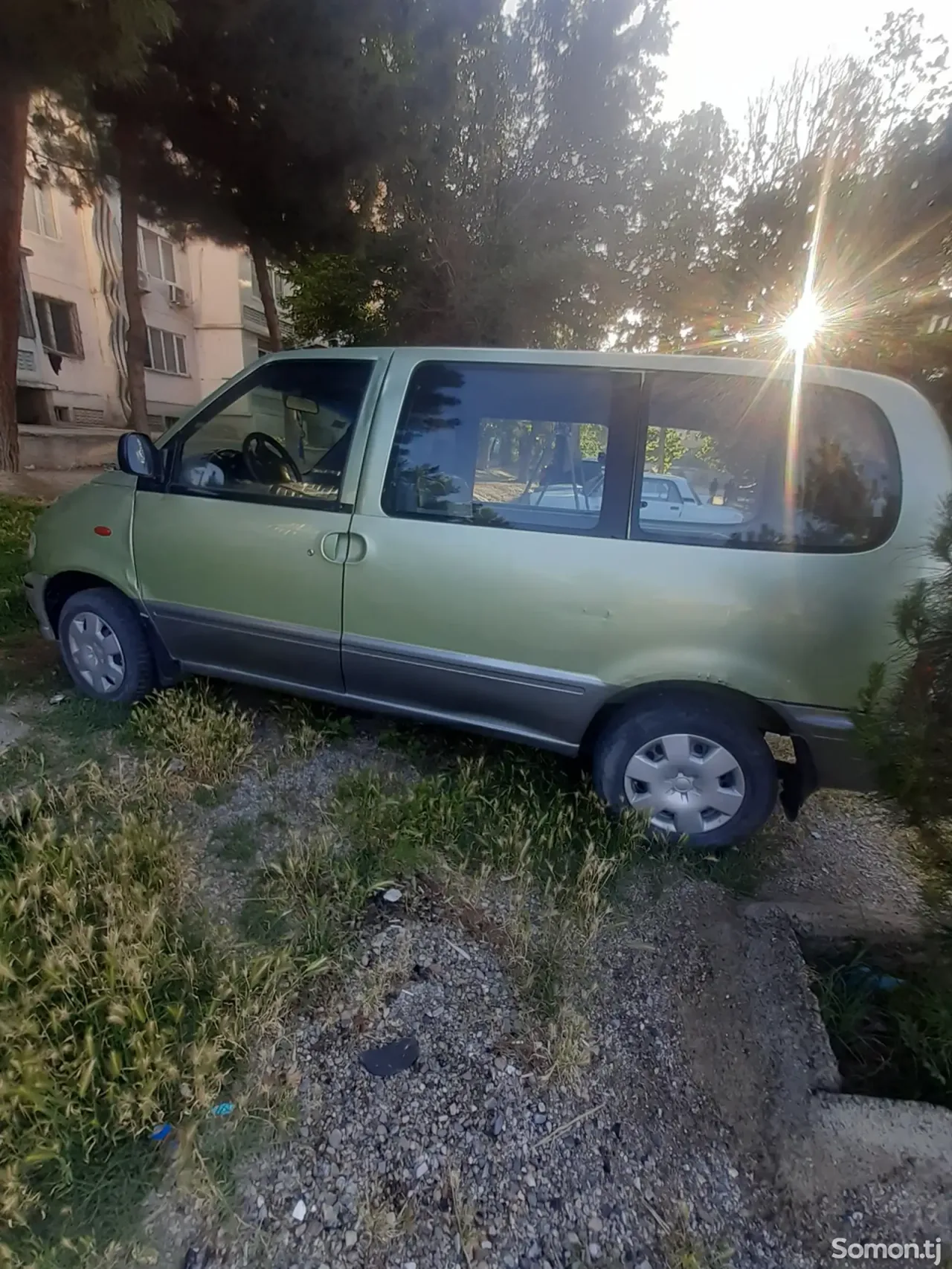 Nissan Serena 1997 · 1.5 MT