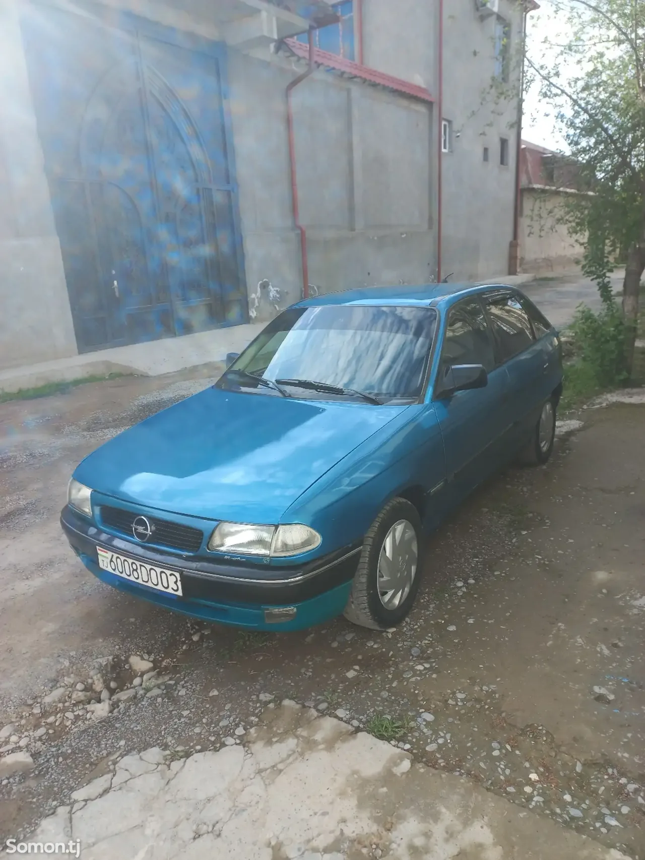 Opel Astra F 1993 · 1.6 MT
