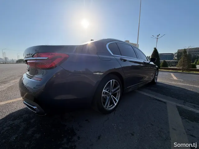 BMW 7 series 2016 · 3.5 AT