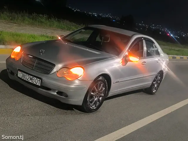 Mercedes-Benz C class 2001 · 2.2 MT