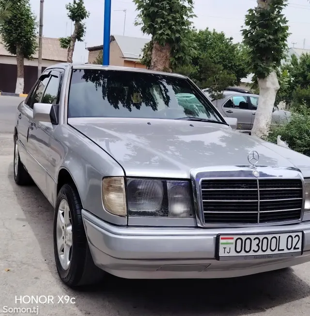 Mercedes-Benz W124 1992 · 2.5 MT
