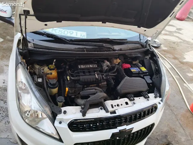 Chevrolet Spark 2014 · 1.1 AT