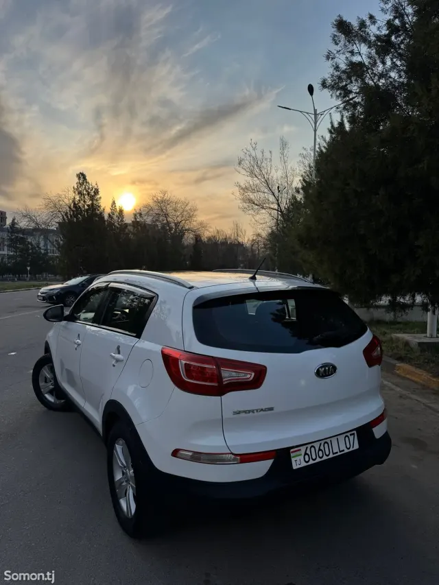 Kia Sportage 2011 · 2.0 AT