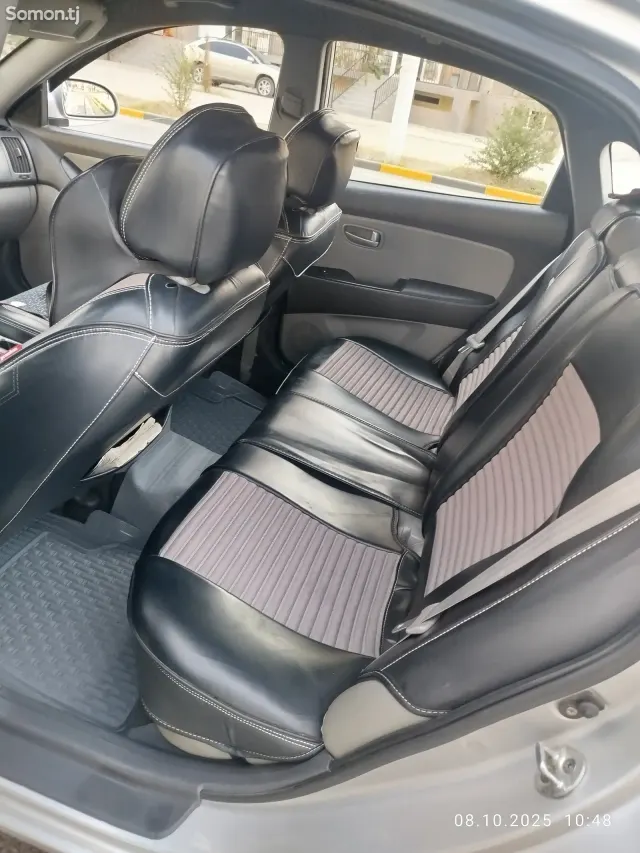 Hyundai Avante 2009 · 1.6 AT