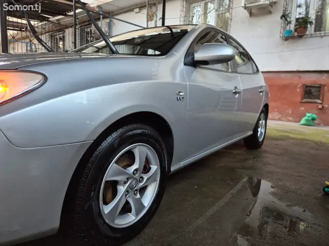 Hyundai Avante 2009 · 1.6 AT