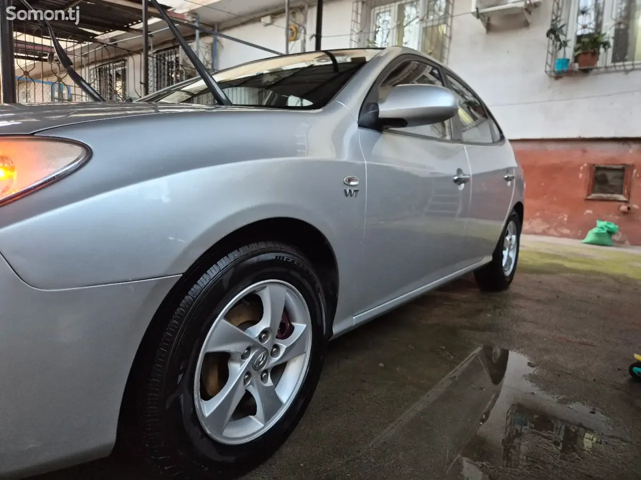 Hyundai Avante 2009 · 1.6 AT