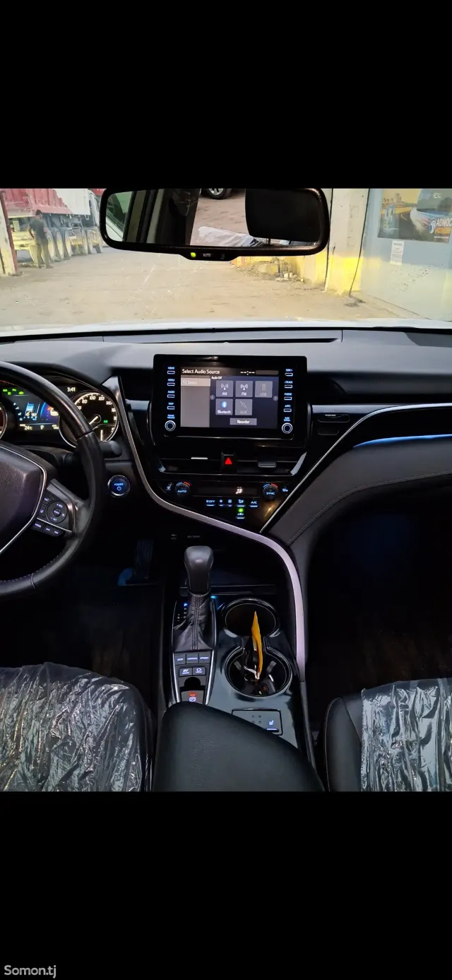 Toyota Camry 2018 · 2.5 AT