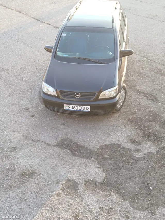 Opel Zafira 1999 · 1.6 MT