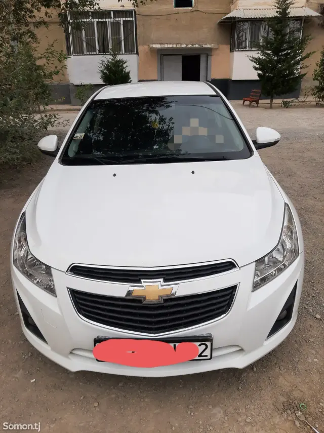 Chevrolet Cruze 2014 · 0.8 AT