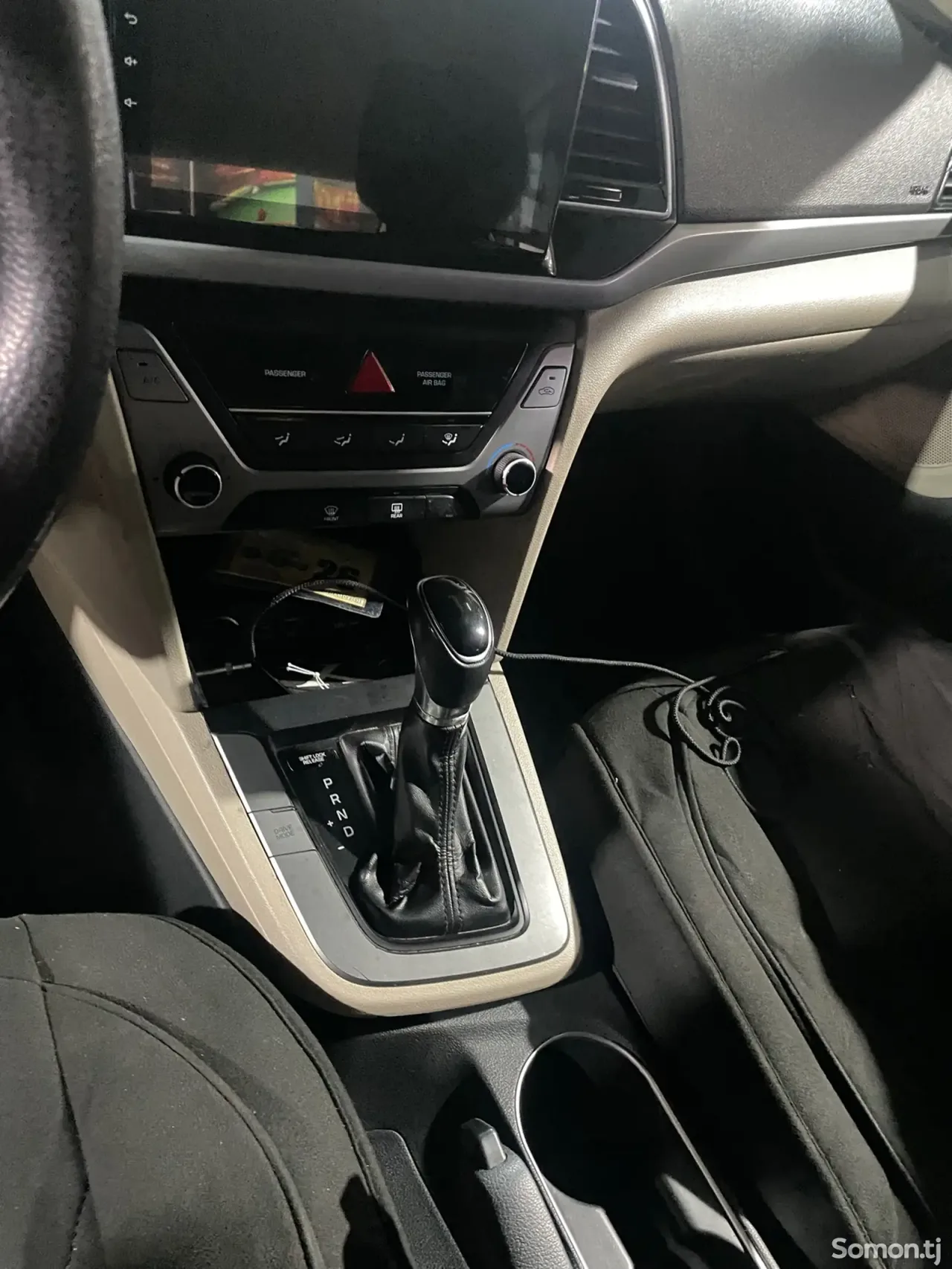 Hyundai Elantra 2017 · 2.0 AT