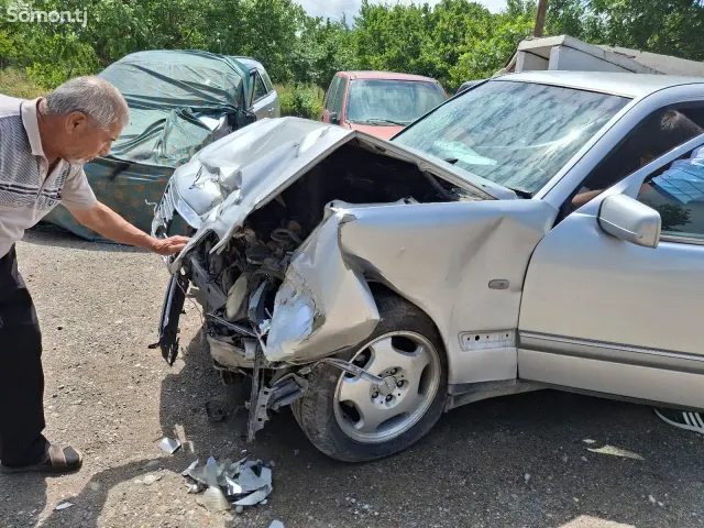 Mercedes-Benz C class 1998 · 2.4 MT