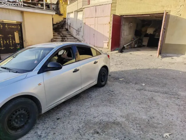 Chevrolet Cruze 2009 · 1.8 MT