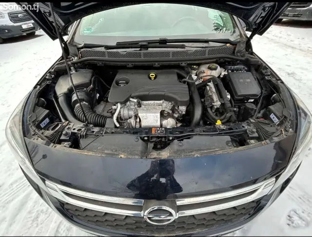 Opel Astra K 2019 · 1.0 MT