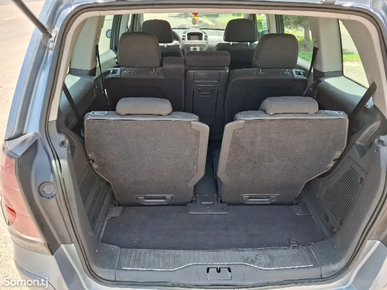 Opel Zafira 2006 · 1.6 MT