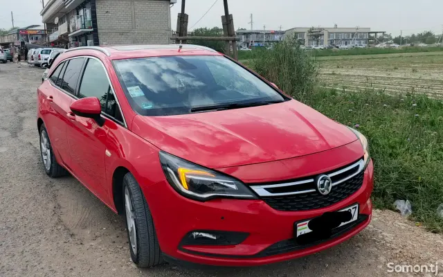 Opel Astra K 2017 · 1.0 MT