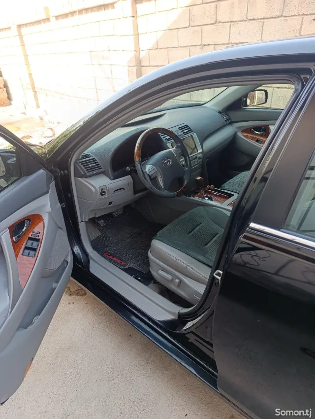 Toyota Camry 2010 · 2.5 AT