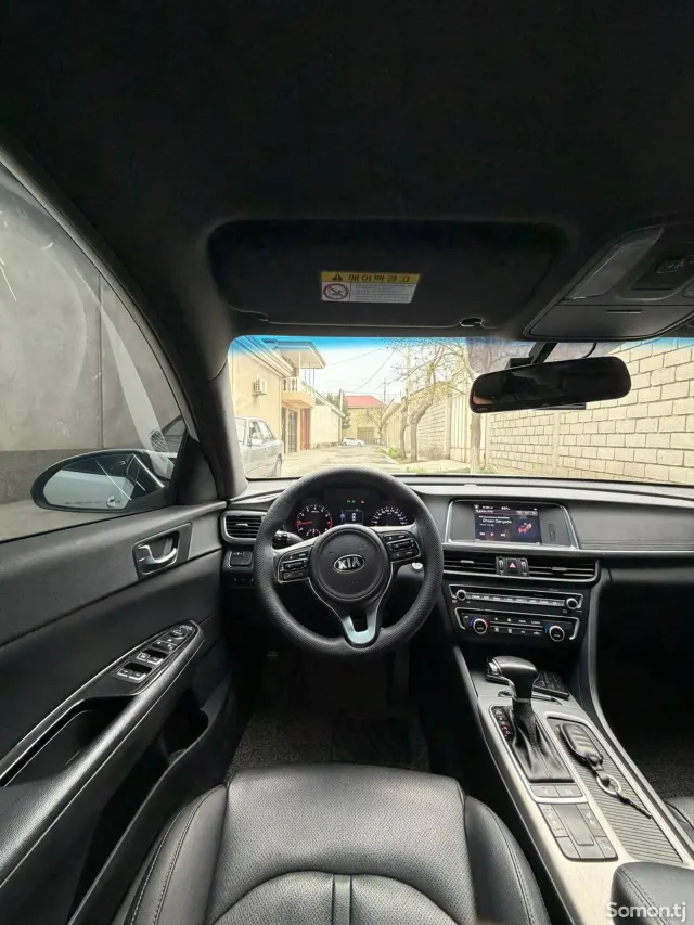 Kia K5 2016 · 2.0 AT