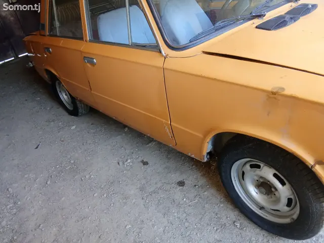 Lada (ВАЗ) 2111 1981 · 1.5 MT