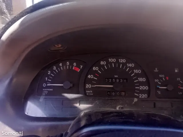 Opel Astra F 1993 · 1.6 MT