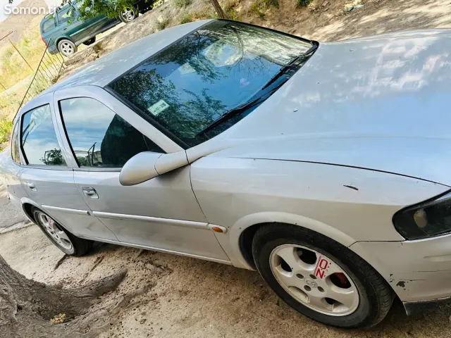 Opel Vectra B 1996 · 1.6 MT
