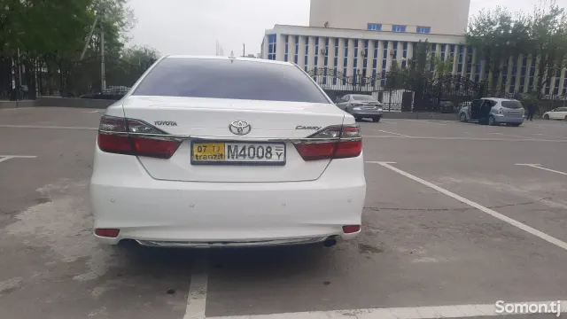 Toyota Camry 2015 · 2.5 AT