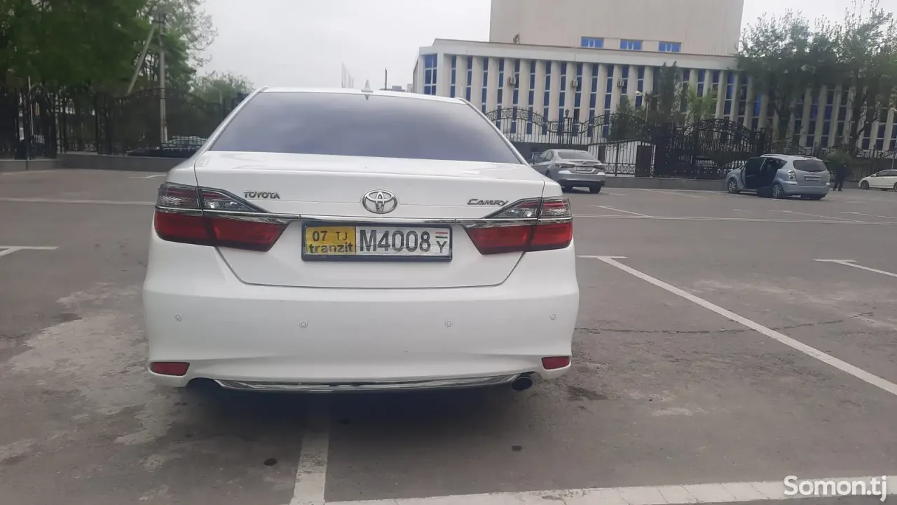Toyota Camry 2015 · 2.5 AT