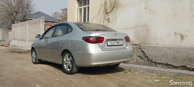 Hyundai Avante 2009 · 1.6 AT