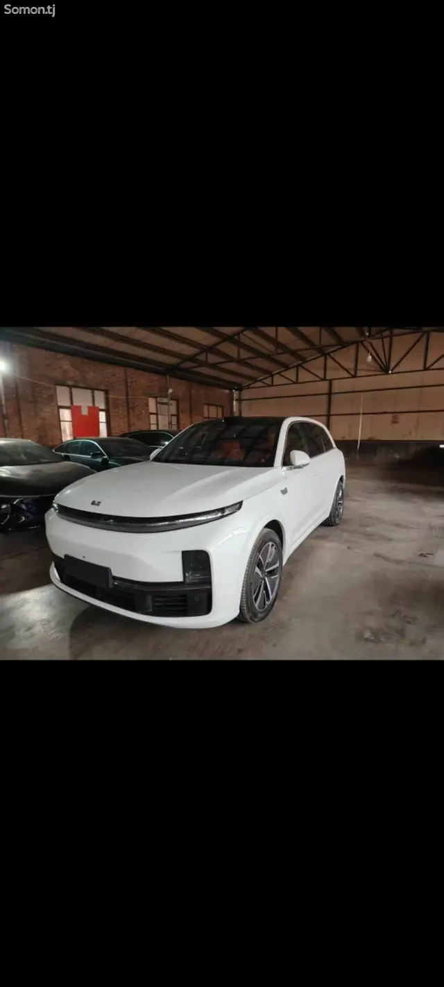 Li Auto (Lixiang) L9 2025 · 4.0 AMT