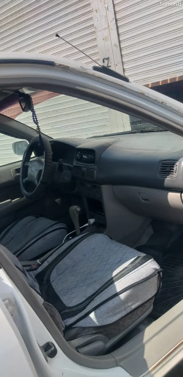 Toyota Corolla 1997 · 0.6 AT
