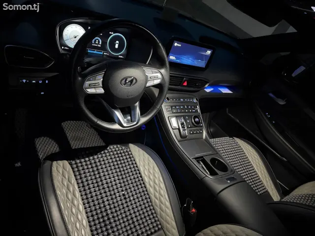 Hyundai Santa Fe 2022 · 2.5 AT
