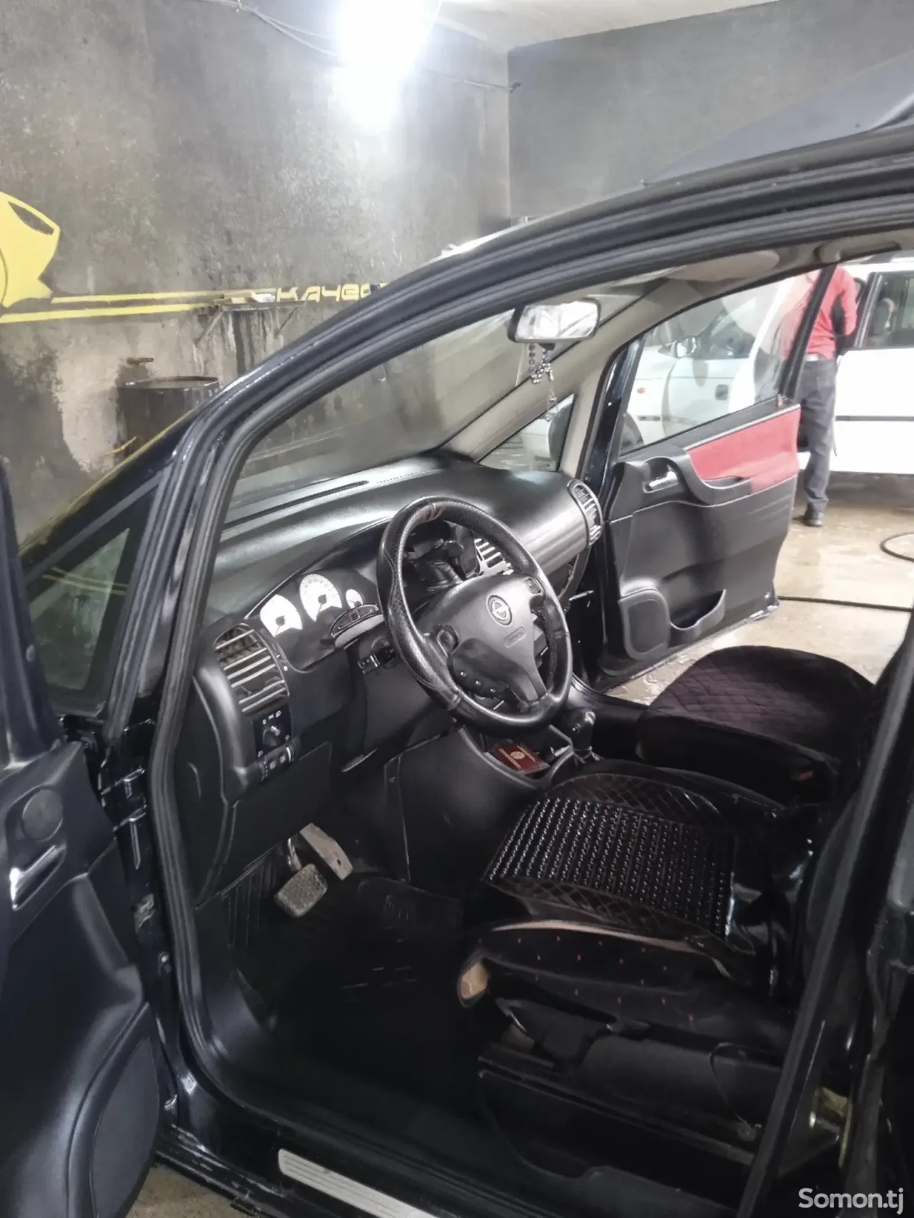 Opel Zafira 2001 · 2.2 AT