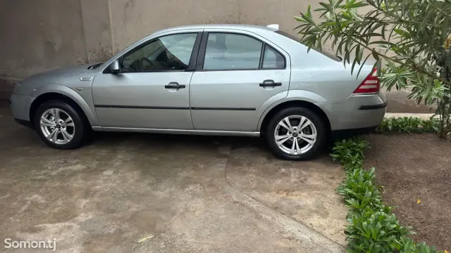 Ford Mondeo 2004 · 1.8 AT
