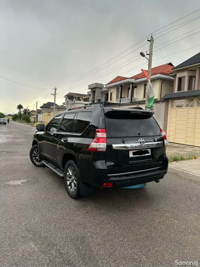 Toyota Land Cruiser Prado 2013 · 4.0 AT