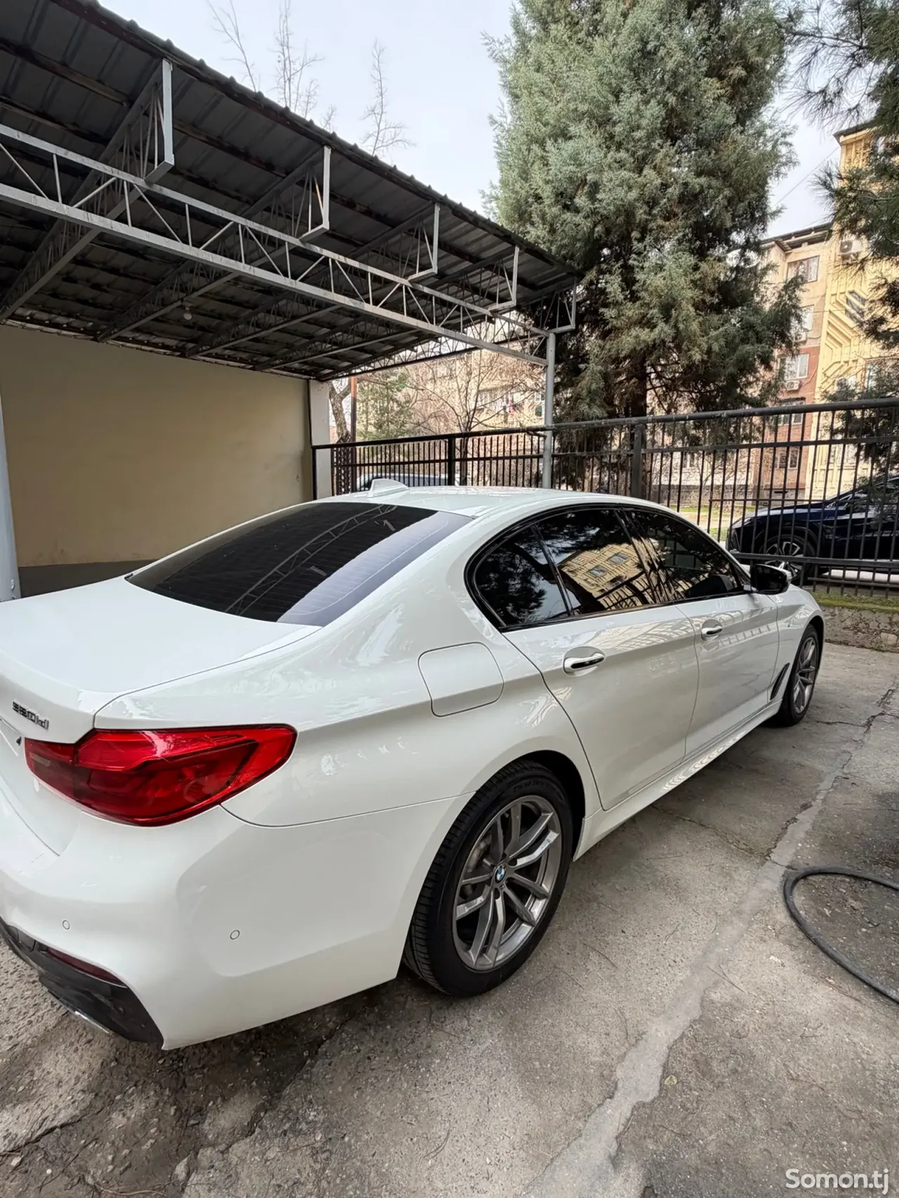 BMW 5 series 2017 · 2.0 AT