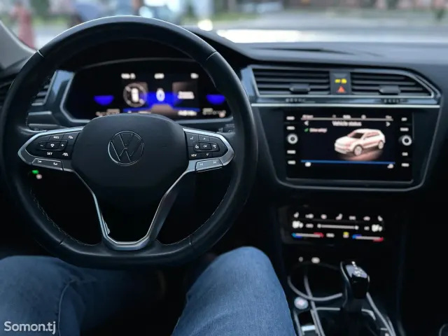 Volkswagen Tiguan 2023 · 2.0 AT