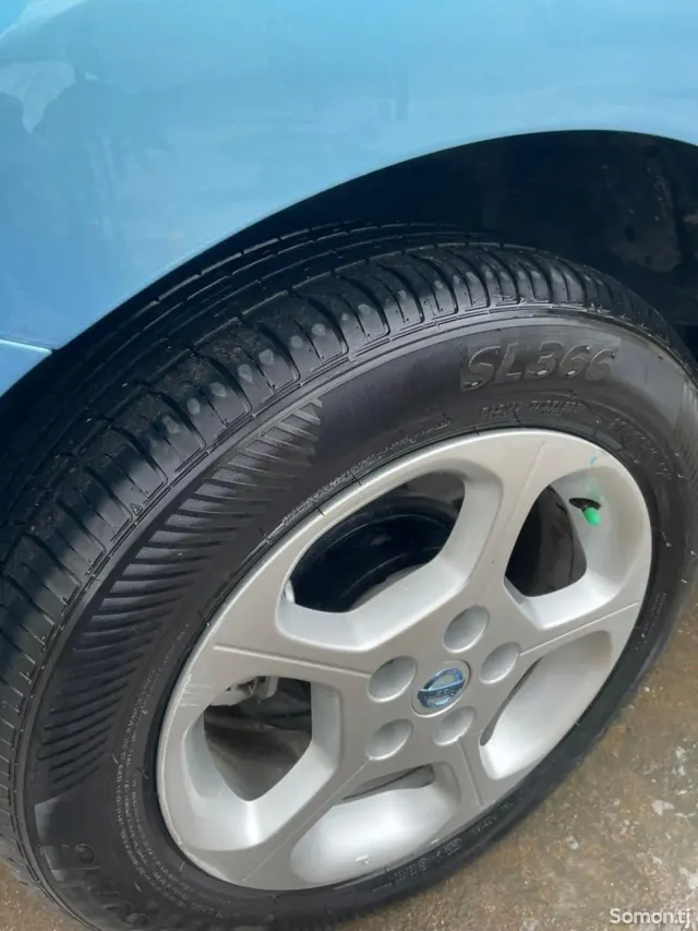 Nissan Leaf 2012 · AMT