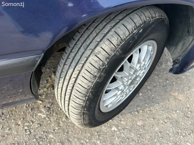 Opel Vectra B 1993 · 1.6 MT
