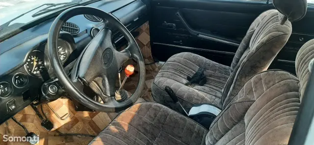 Lada (ВАЗ) 2106 1986 · 1.3 MT