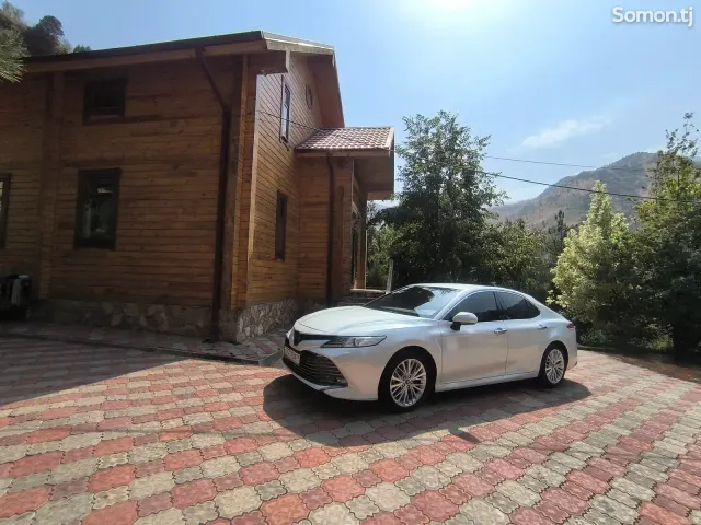 Toyota Camry 2019 · 2.5 AT