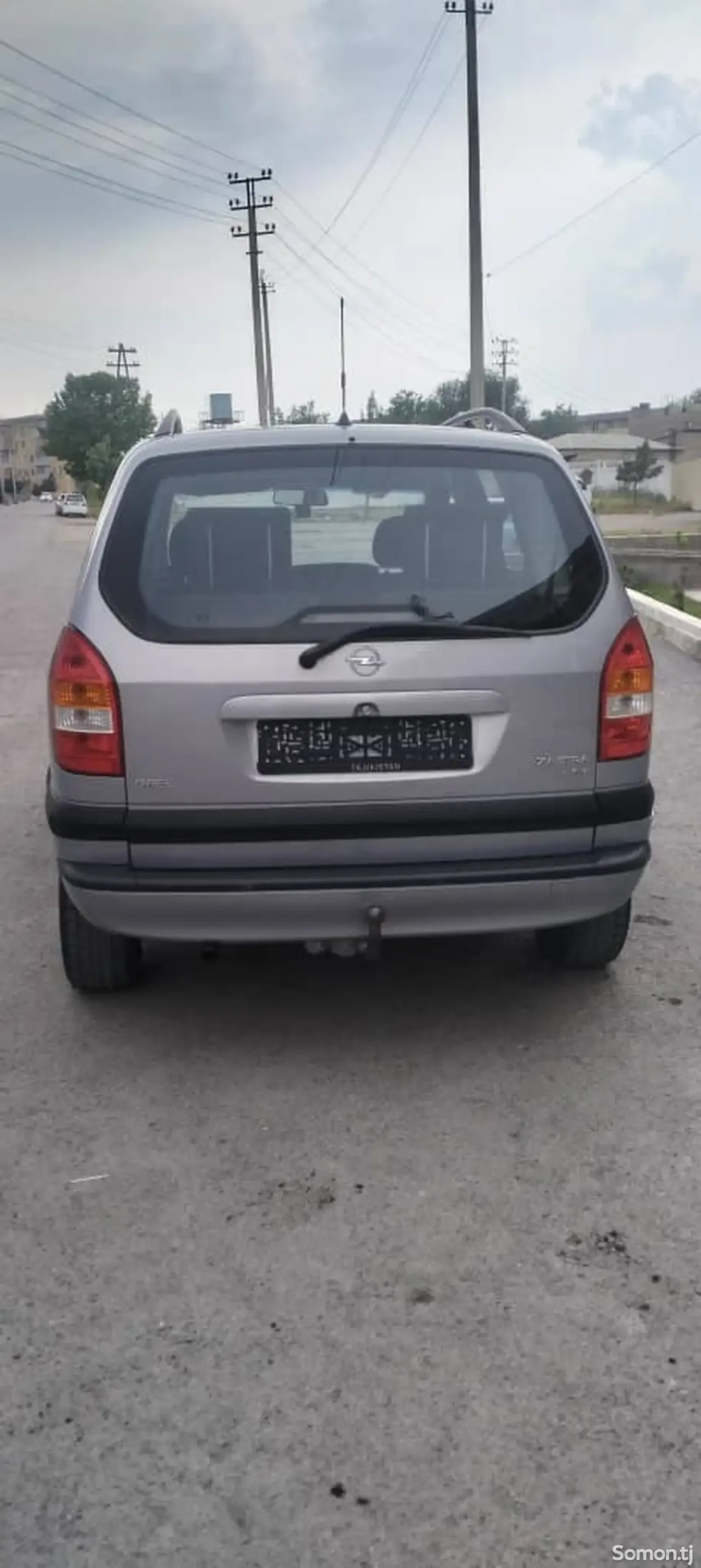 Opel Zafira 1999 · 1.6 MT