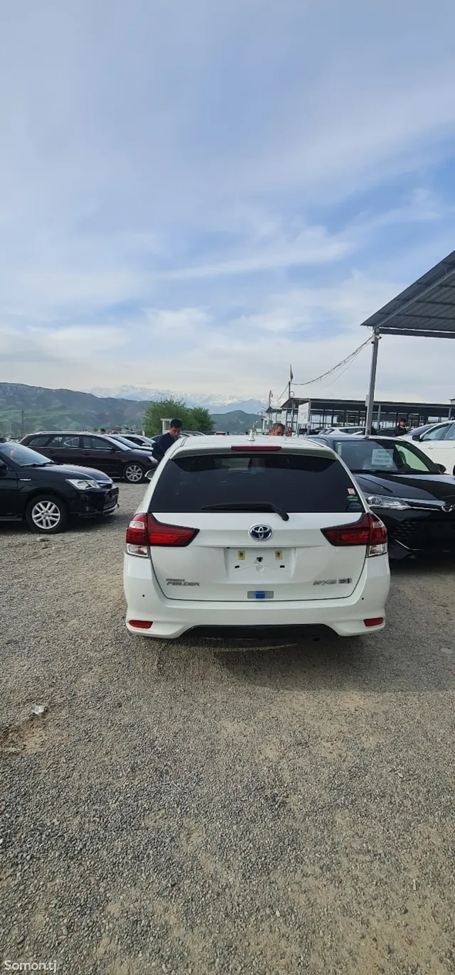 Toyota Fielder 2015 · 1.5 AT