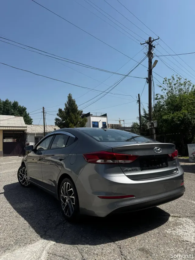 Hyundai Avante 2016 · 1.6 AT