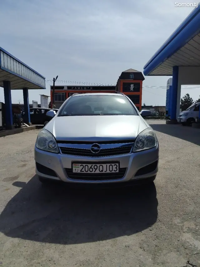 Opel Astra H 2007 · 1.6 MT