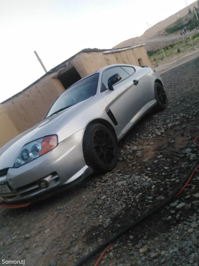 Hyundai Avante 2004 · 2.0 MT