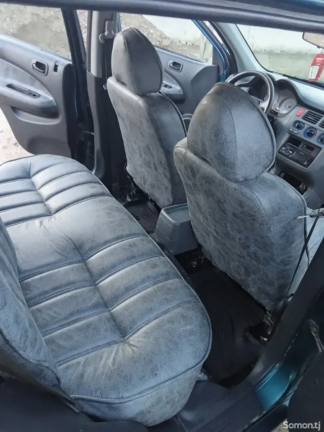 Honda HR-V 2000 · 1.8 MT
