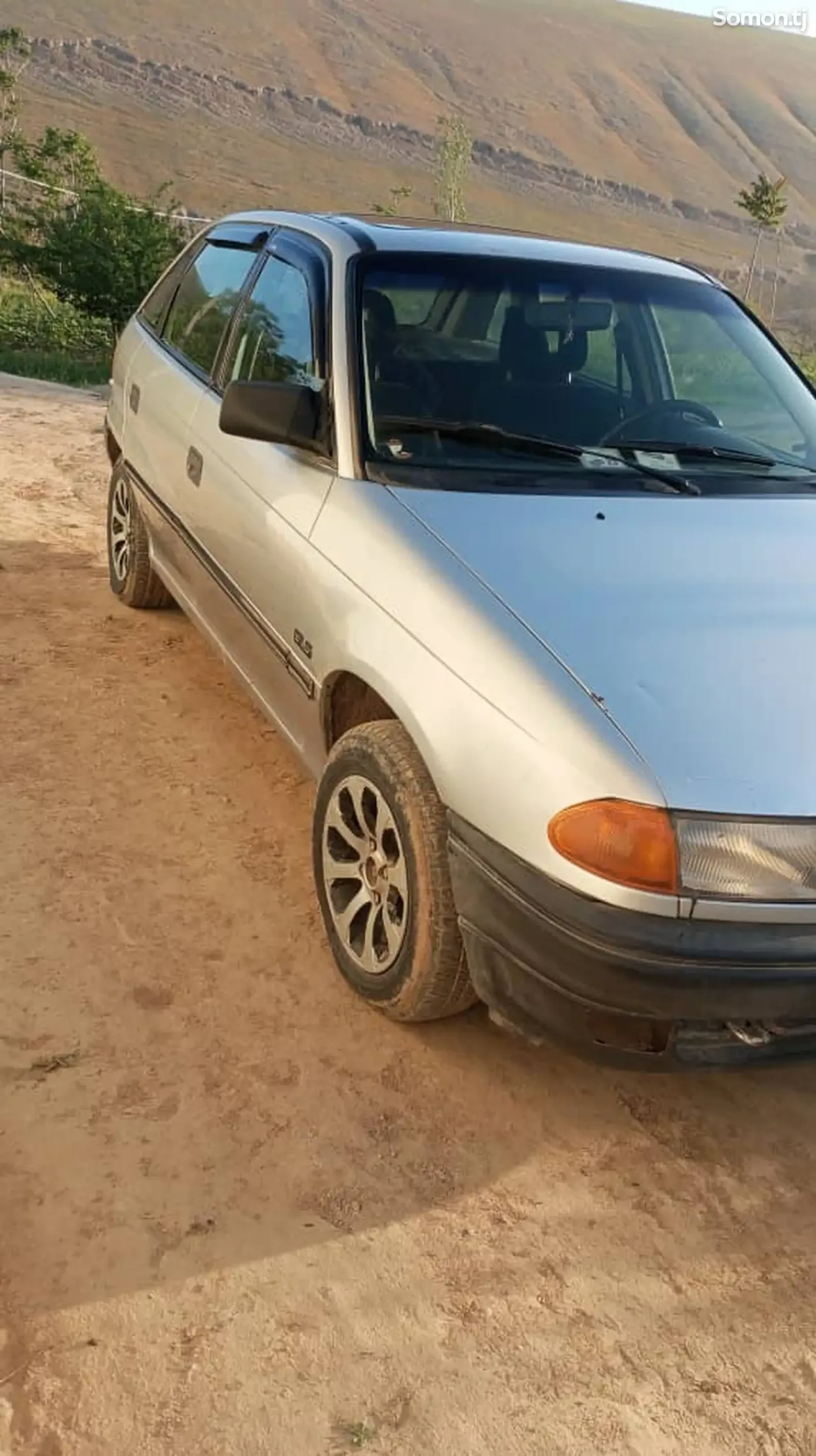 Opel Astra F 1993 · 1.6 MT